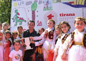 Fëmijët e Tiranës “pushtojnë” Parkun Rinia, Veliaj: Kopshtet dhe çerdhet e Tiranës janë historia më e bukur e qytetit