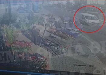 VIDEO/ Momenti kur ekzekutorët e biznesmenit, me shpejtësi marramendëse largohen me furgon të bardhë. Tre autorët, profesionistë