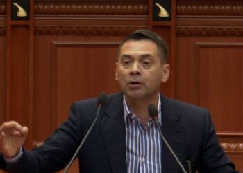 Ahmetaj-Berishës: Ata që janë vrarë direkt e indirekt prej tij, më shumë se sa ka vrarë tërmeti e pandemia. Pse e katandisët veten kështu?