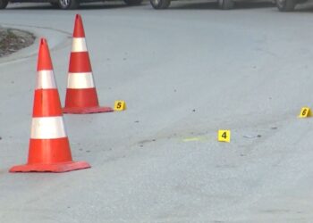 ‘Toyota’ përplaset me motorin në Vlorë, ndërron jetë rrugës për në spital 69-vjeçari