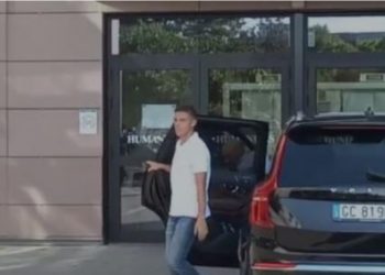VIDEO/ Moment historik, Kristjan Asllani zbarkon në Milano, gati firma me Interin