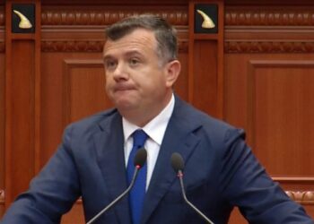 Balla- opozitës: Ore ku jetoni ju? Po pres t’ia fusni tyryry! Ju ftoj nesër në Lushnjë për çmimet, vit i mbarë për katundin