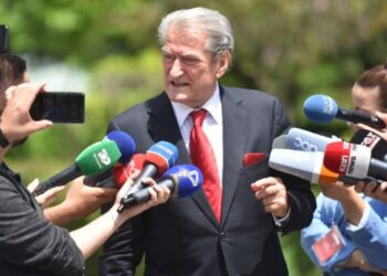 Berisha akuza Ballës: “Taulant Bego”, qindra telefonata me bandën kriminale të Elbasanit