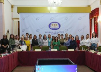 “Shkrihen” PS-PD-LSI: 50 deputete gra formojnë “aleancë” në Kuvend përtej partive politike. E “bekojnë” Balla dhe Alibeaj