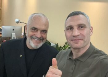 Ukrainë/ Rama takon ish-kampionin e botës në boks, kryebashkiakun e Kievit