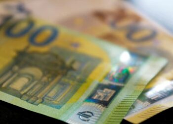 Lajm i mirë për shqiptarët që jetojnë jashtë/ BE bie dakord për rritjen e pagave minimale