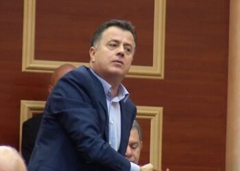 “Rama më përmendi emrin”, Flamur Noka kërkon fjalën / Nikolla: E kishte për ‘flamurin’, jo me ty!