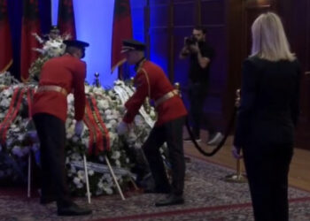 Ministrja e Bujqësisë e para e kabinetit qeveritar që bën homazhe në nder të ish-Presidentit Nishani