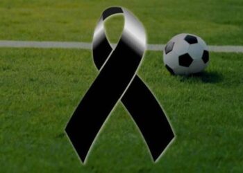 FOTO/ Tronditet bota e futbollit! Ndërron jetë në moshë shumë të re lojtari i kombëtares së njohur