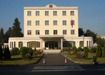 Alarmi i SHISH: Jo vetëm shqiptarët, edhe të huajt pastrojnë para në Shqipëri! Si e sunduan vendin krimet në vitin 2021
