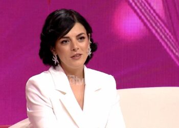 “Ia paska dashur qejfi të marrë burrë”! Çfarë thonin njerëzit për Griseldën kur ishte 15 vjeçe shtatzënë