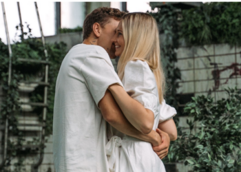 Flirtime, bashkëpunime dhe propozime për martesë/ 4 shenjat që do të favorizohen nga solstici veror