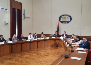 Nis mbledhja e Komisioni të Posaçëm të Reformës Zgjedhore/ Kush janë 18 anëtarët, çfarë ka në rendin e ditës