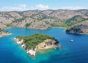 “Do iki për një kafe në Korfuz”/ Si polaku ‘aventurier’ vuri në alarm policinë duke përshkuar 7.5 milje me not