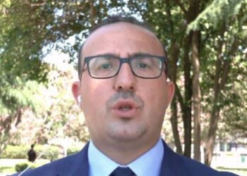 Deputeti Korreshi ankohet në TV: Jemi në hall! Djemtë e Lushnjes nuk gjejnë dot nuse (VIDEO)