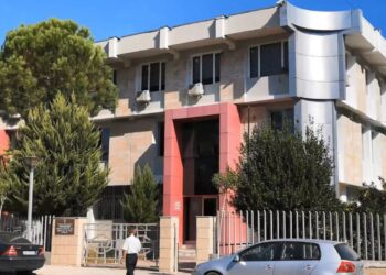 I dënuar për prostitucion, Prokuroria kërkon konfiskimin e 7 pasurive të Fatmir Abdurramanit