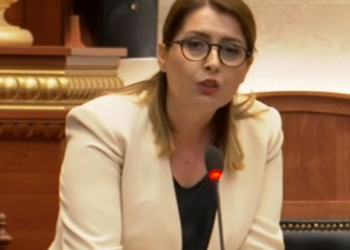 “Në 8 vite një ambulancë nuk bleve”/ Manastirliu i përgjigjet Berishës: Ty të ngazëllen vdekja, hipokrit