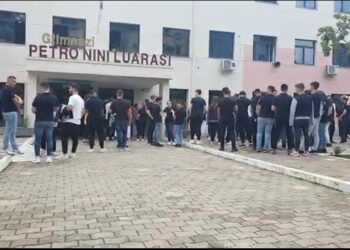 Matura Shtetërore 2022/ Sot mbi 33 mijë maturantë i nënshtrohen provimit në lëndën e Matematikës