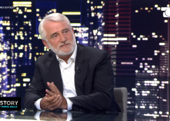 “Ka një perde të hekurt”, Menduh Thaçi në Top Story: Në propozimin francez çështje kryesore është gjuha
