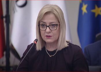 ‘Sistemit të drejtësisë po i zihej fryma nga gjyqtarë e prokurorë të korruptuar’/ Nikolla: Sot fijet janë këputur, rrëzuam mitin e pandëshkueshmërisë