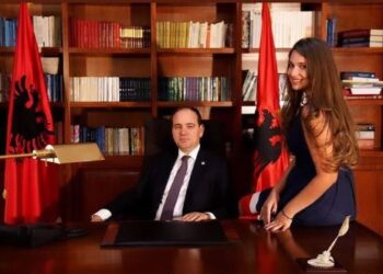 U nda nga jeta pak kohë më parë, vajza kujton Bujar Nishanin me foton e veçantë