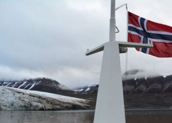 Tensionohet situata/ Rusia akuzon Norvegjinë për bllokimin e hyrjes në arkipelagun Svalbard. Kërcënon me hakmarrje