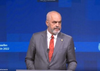 Rama: Mos e ktheni BE-në në një kongregacion priftërinjsh që diskuton për seksin e engjëjve. Europa për ne është fe, jo Brukseli