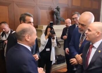 “Sherr mejhaneje mes tymit të qofteve”/ Rama poston videon me Kovaçevski dhe Scholz : Për të qeshur dhe qarë histeria e…