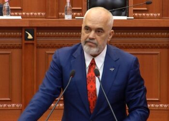 “S’po i paguajmë asnjë qindarkë Bechettit”/ Rama-Tabakut: Janë 707 mijë të punësuar, se di si ju dalin llogaritë që ka rënë puna