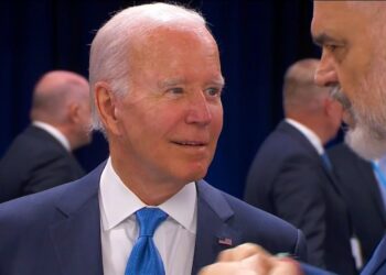 VIDEO/ Dorën në qafë, Rama takohet me Biden në Samitin e NATO-s në Spanjë
