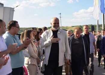 Rama takim me biznesmenët në Rahovec: Heqim tarifat doganore edhe nëse Kosovës i duhet më shumë kohë