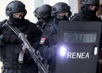 RENEA ‘zbret’ në Elbasan/ Kontrolle për kapjen e personave të shpallur në kërkim nga rrëfimi i Nuredin Dumanit