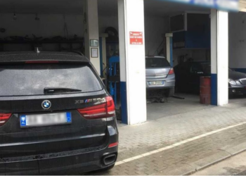 Mashtrohet 57-vjeçari/ I la “BMW”-në një djali të ri për ta rregulluar në servis por ai s’ia ktheu më. Në pranga 25-vjeçari në Fier