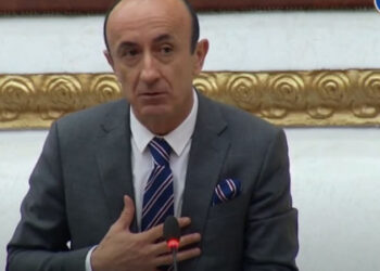 “Në kafen e parlamentit vjen era hashash”/ Deputeti i PD sqaron deklaratën! Replika me Majkon dhe Nikollën