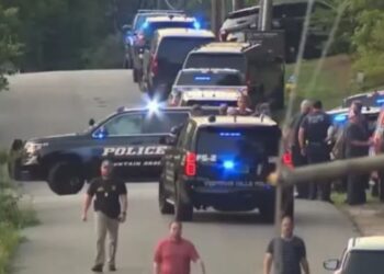 S’ka qetësi në SHBA/ Të shtëna me armë zjarri para kishës, 2 viktima dhe një i plagosur