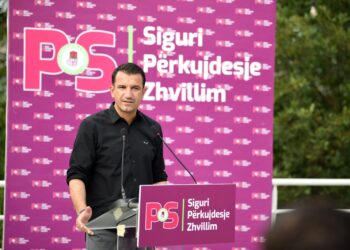 “PS është gjithmonë pranë njerëzve”, Veliaj në Pezë: Fshati i ri, si ‘qershia mbi tortë’ për familjet e tërmetit