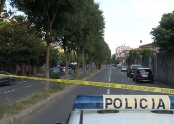 Një numër i panjohur i dërgoi SMS, si i shpëtoi atentatit me eksploziv drejtoresha e ‘Shëndetësisë’ në Shkodër