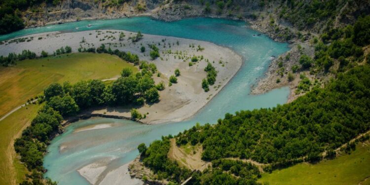 Vendimi i Qeverisë/ Vjosa shpallet Park Kombëtar! Lumi i fundit i egër në Europë