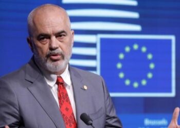“Unë besoj se…”/ Rama: Gabim i madh nëse RMV nuk do të pranojë propozimin e Macron