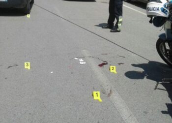 Aksidenti në Thumanë/ Pasoja të rënda nga përplasja: 30-vjeçari humb njërën këmbë dhe përfundon te Trauma, plagosen dy të tjerët