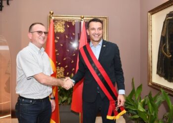 Kryebashkiaku Veliaj takon kryetarin e Komunës së Gostivarit, Arben Taravari: Ja si do bashkëpunojmë me M.V. drejt BE-së