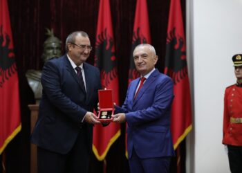 10 ditë para largimit nga Presidenca, Meta hap ‘thesin’ e dekoratave: I jam shumë mirënjohës ambasadorit bullgar
