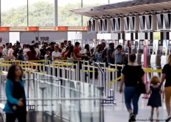 Trazira në aeroportin gjerman/ Avioni drejt Tiranës i tejmbushur, ndërhyn policia