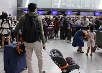 Kaos në Evropë! Mbi 114 mijë fluturime priten të anulohen. Çfarë po ndodh?