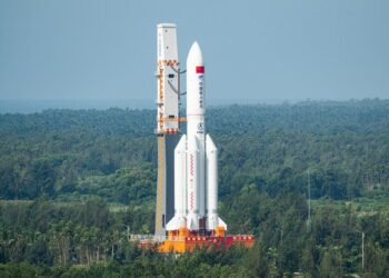 Raketa më e fuqishme kineze, e gatshme për mision me ngarkesë të rëndë drejt stacionit hapësinor