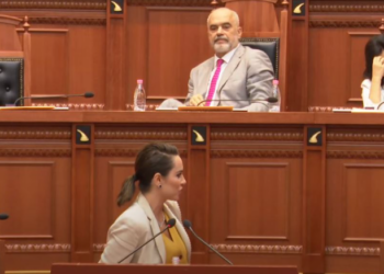 “Mirë që jam grua, se po të isha burrë…”/ ‘Nxehet’ Grida Duma i drejtohet e revoltuar Ramës: Përdor gojën për jashtëqitje!
