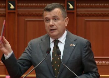 Debati për dosjet ish-Sigurimit dhe Metën/ Balla: Kryetaren e Autoritetit, Genta Sulën e nxorët patronazhiste! Sigurimsat duhet…!