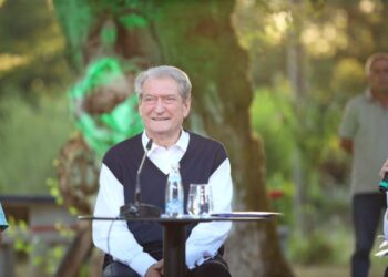 Marrëdhëniet SHBA-Shqipëri dhe ‘ëndrrat’ e Berishës buzë Zmesë: Mike Pence s’takoi asnjë zyrtar, nuk donte të merrte pleshta! Pompeo u pendua…!