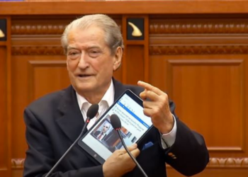 “Ministrja Spirobuçi…!”/ Berisha ofendon Spiropalin në Parlament, Kuvendi ndërpret seancën për t’i dhënë masë disiplinore