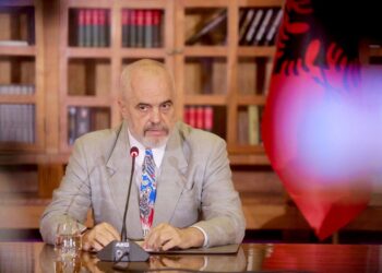 Replikat me gazetarin, Rama: Shpifni dhe askush s’do t’ju thotë “plaç”, por mos ushtroni lirinë e shkeljes së etikës